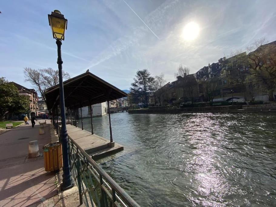 Quai Des Cordeliers, Balcon Et Vieille Ville Annecy Exterior foto