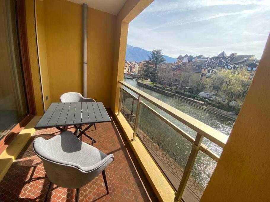 Quai Des Cordeliers, Balcon Et Vieille Ville Annecy Exterior foto